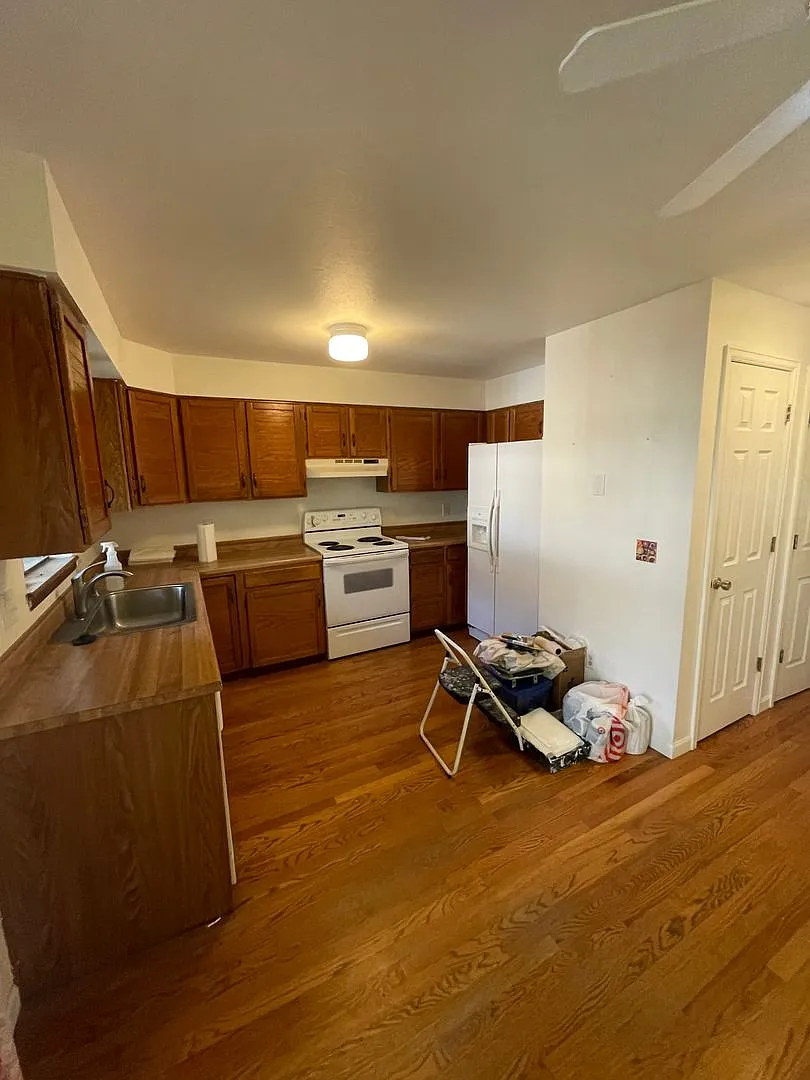 Charming 3b/3b Townhome In Downtown Louisville - Available October! — Photo 4