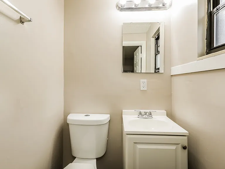 310 Toccoa Rd — Photo 11