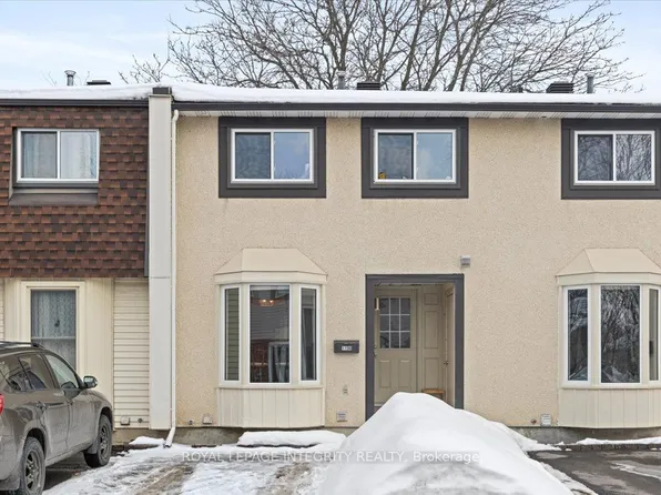 1196 Priory Ln #69, Ottawa, ON K1C 1Z9