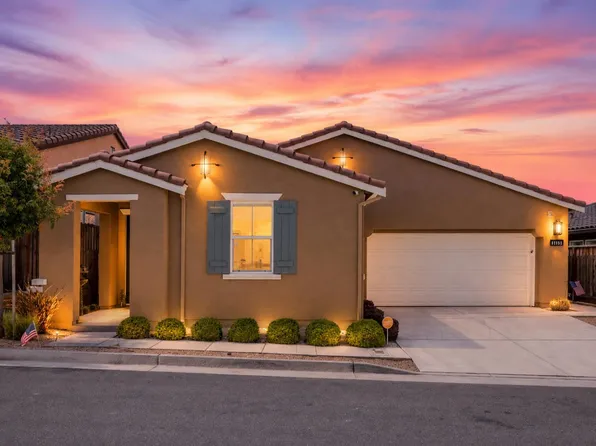 1151 Garcia Gln, Hollister, CA 95023