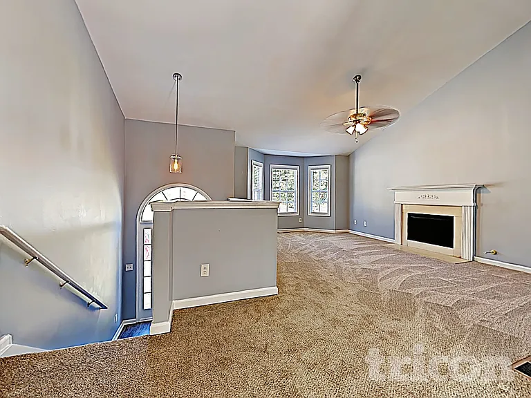 11 Anna Way — Photo 2