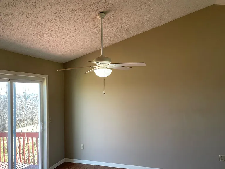 Bay Heights Cir — Photo 31