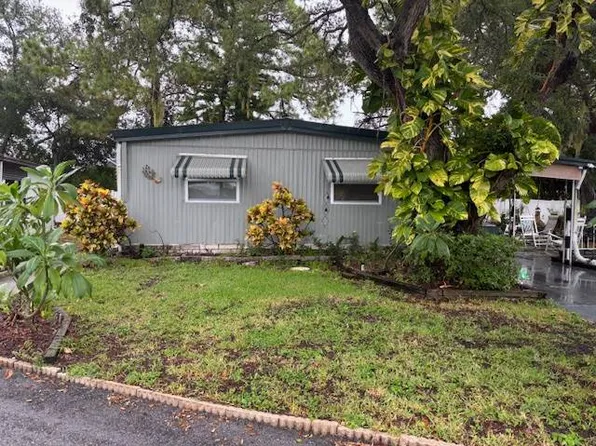 15666 49th St N #1006, Clearwater, FL 33762