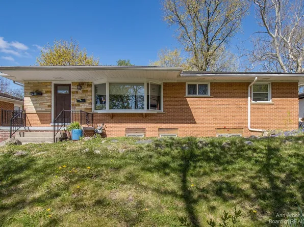 1228 Arella Blvd, Ann Arbor, MI 48103