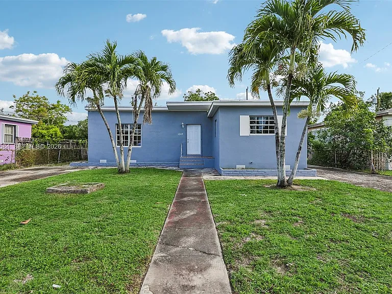 1045 NW 115th St — Photo 3