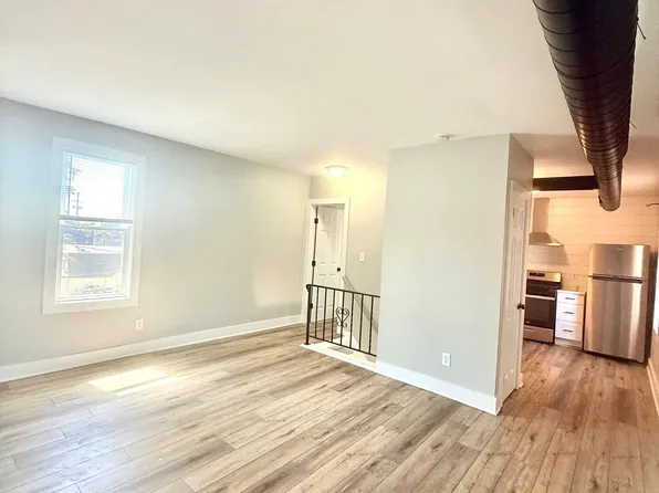 42 N State St APT B, Ephrata, PA 17522