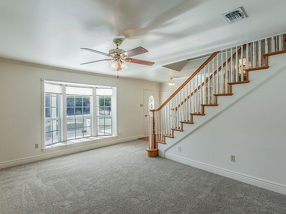 5th image of 309 Willow Creek Ln