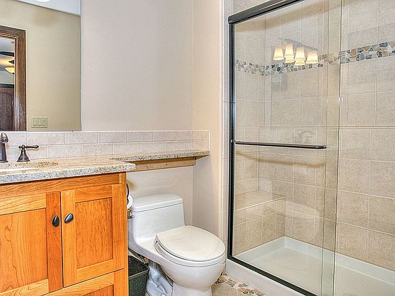 Eeach Bedroom w Private Bath