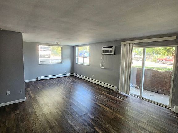 3rd image of 125 Starling Rd