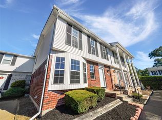 21763 Hidden Rivers Dr N, Southfield, MI 48075