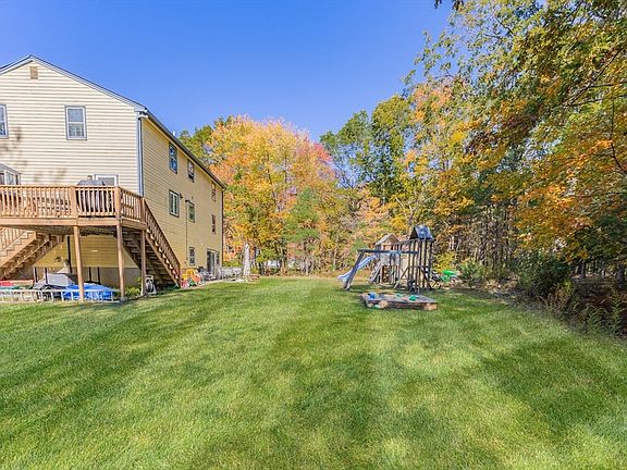 2nd image of 9 Laurie Ann Ln
