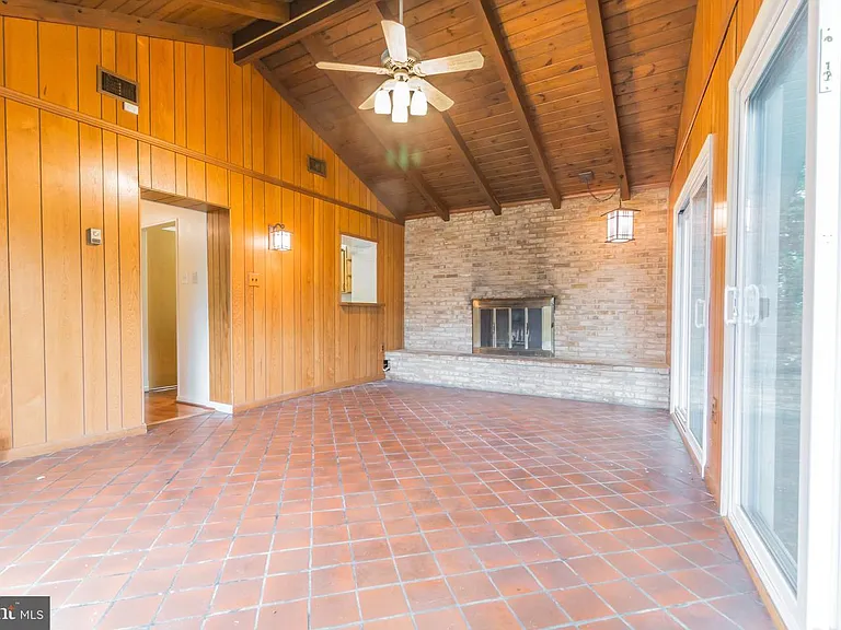 9702 Bellevue Dr — Photo 14
