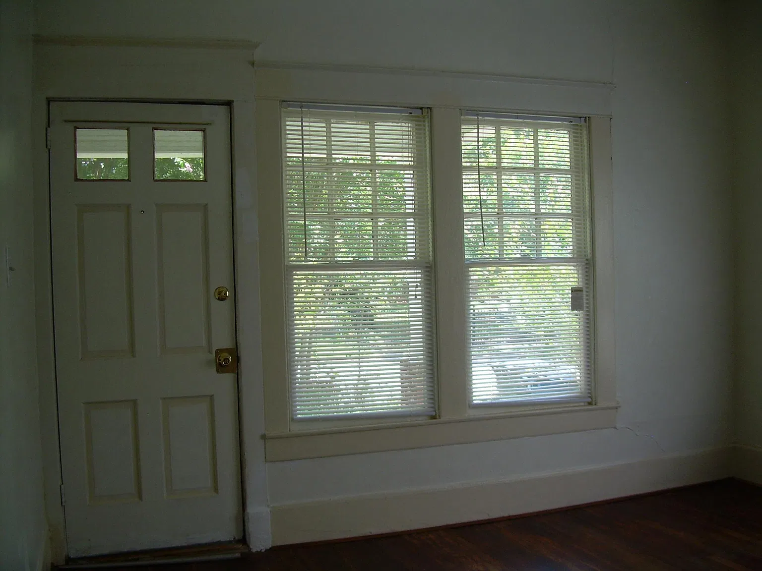 5647 E Side Ave — Photo 4