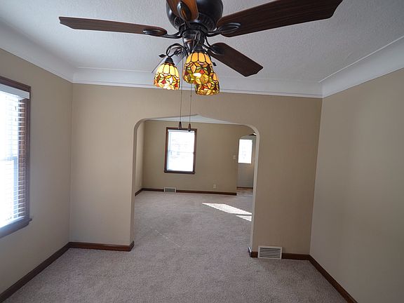 5th image of 549 Nevada Ave E
