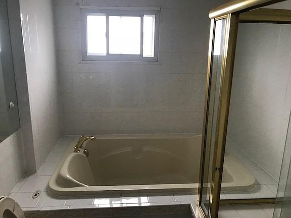 3rd image of 295 Forest Ave