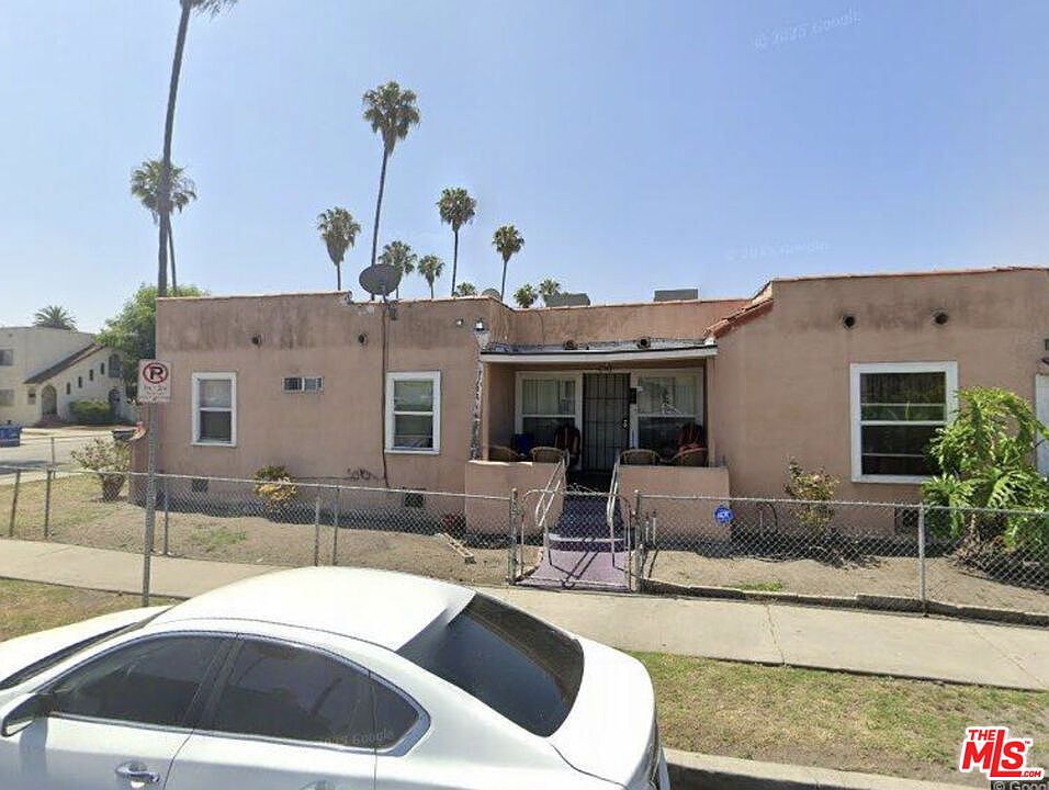 1st image of 4554 W 28th St