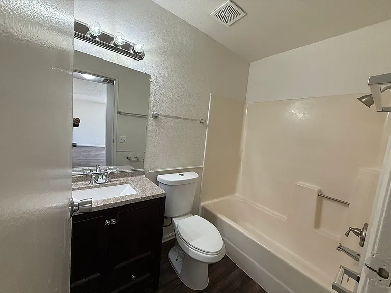 455 Ash St — Photo 9