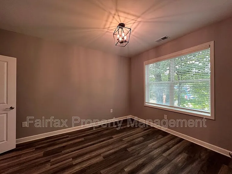 518 Boone St #103 — Photo 16