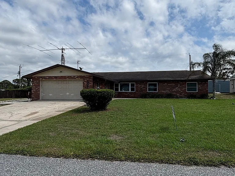 1081 Aron St — Photo 1