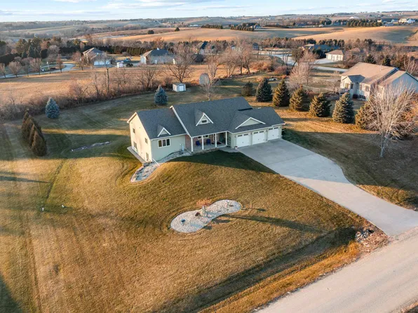6861 Woodland Rd, Platteville, WI 53818