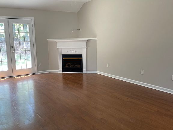 4th image of 2308 Prescott Pl