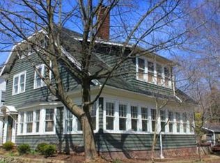 2885 Coleridge Rd, Cleveland Heights, OH 44118