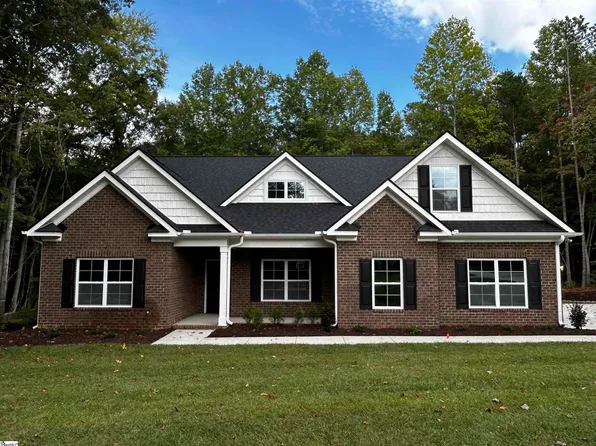 218 Adair Pl, Laurens, SC 29360