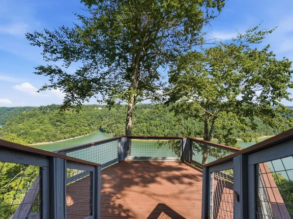 220 Summit Pointe Ln, Smithville, TN 37166