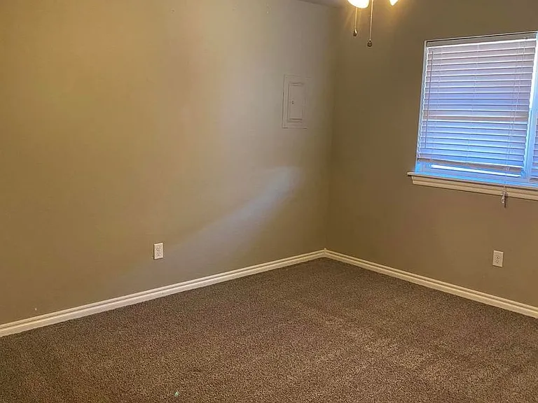 6601 NW Denver Ave — Photo 9