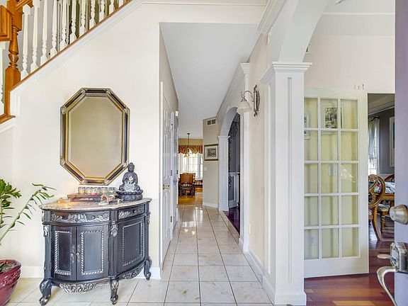 4th image of 1811 Woodmere Dr