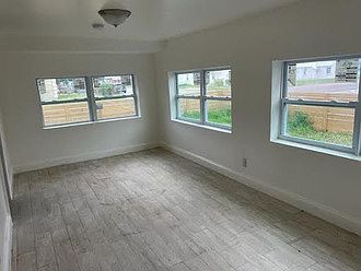2nd image of 1617 Avenue Ave