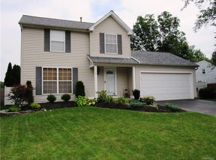 150 Hitching Post Ln, Amherst, NY 14228