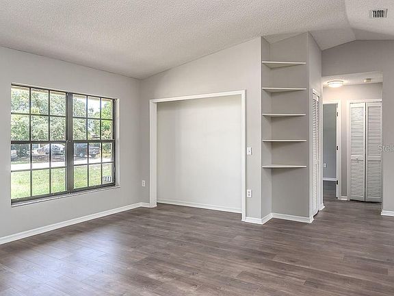 5th image of 1411 Dandelion Dr