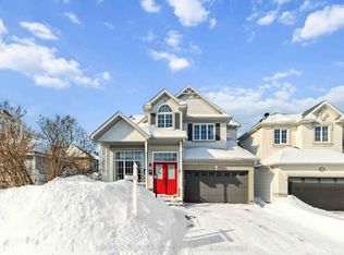 4 Bracewood Way, Ottawa, ON K2J 4Y3
