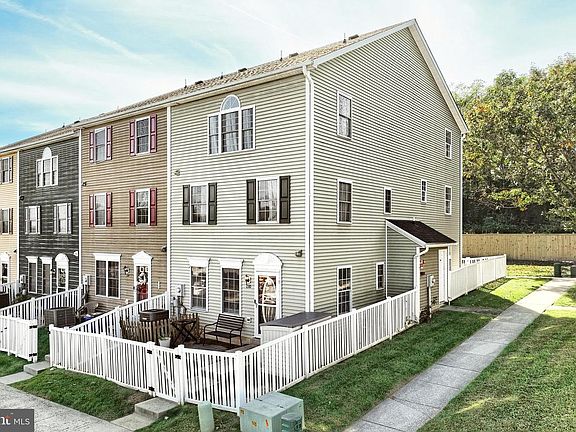4th image of 130 N Altamont Ave