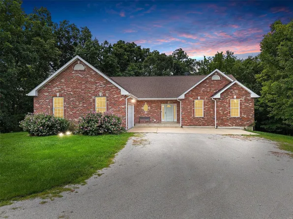 130 Foxwoods Ct, Troy, MO 63379