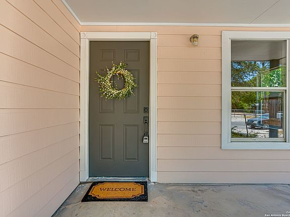 3rd image of 4823 FORTUNA ST