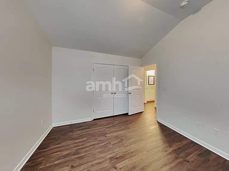 1157 Paramount Dr — Photo 15