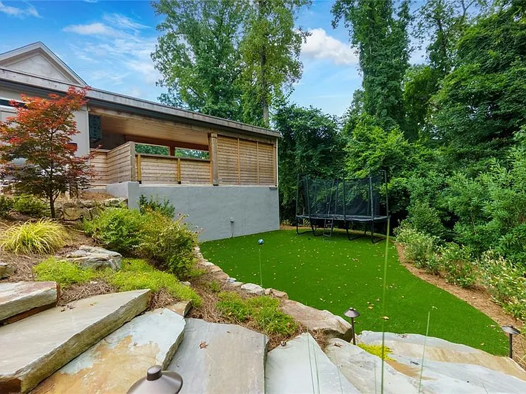 91 Park Cir NE — Photo 12
