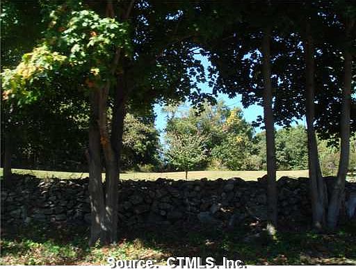 2nd image of 615 Middle Road Tpke