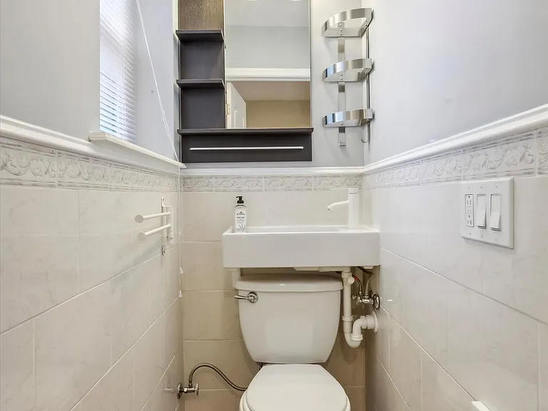 1633 S 21st St — Photo 17