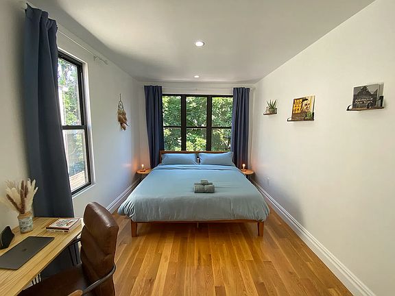 5th image of 648 Chauncey St #2