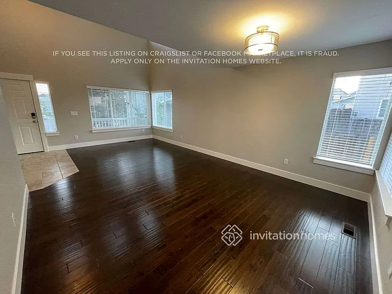 7927 148th Street Ct E — Photo 2
