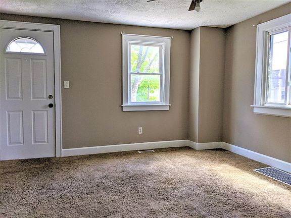 4th image of 511 Falmouth St SW