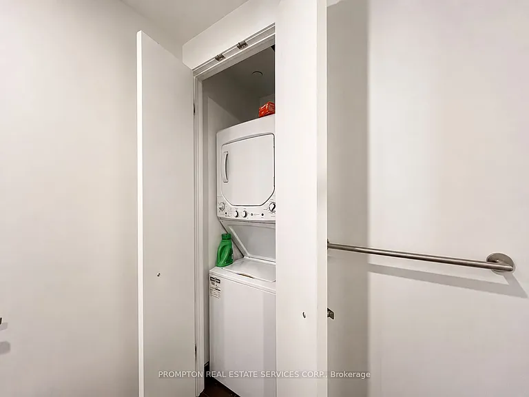 197 Yonge St #4407 — Photo 17