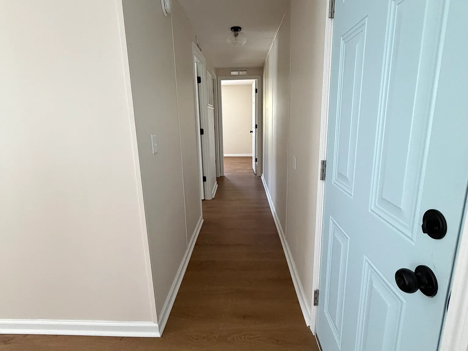3 bed, 1000 sqft, $1,400 — Photo 4