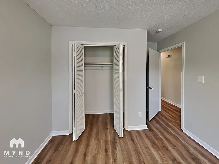 4317 Freeport Dr — Photo 14