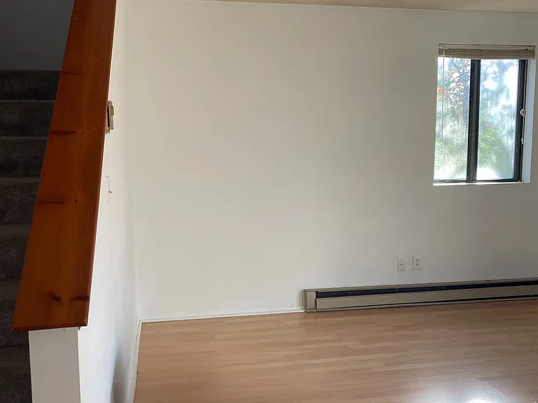 3 Roundhouse Rd — Photo 5