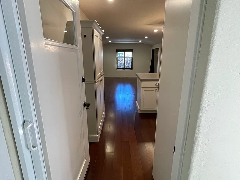 301 Alameda De Las Pulgas #A — Photo 5