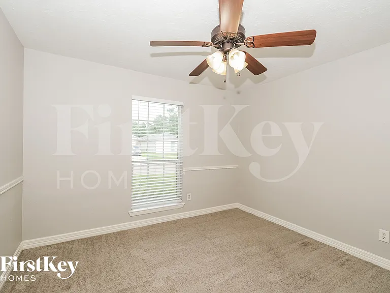 2411 Shady Brook Dr — Photo 16
